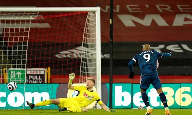 sheffield-utd-vs-arsenal-lacazette3.jpg
